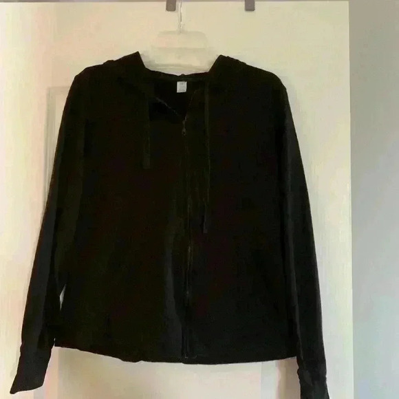 🔥2/30$🔥GAP  youth black cotton blend soft hoodie. Could fit medium in women’s - Picture 1 of 6